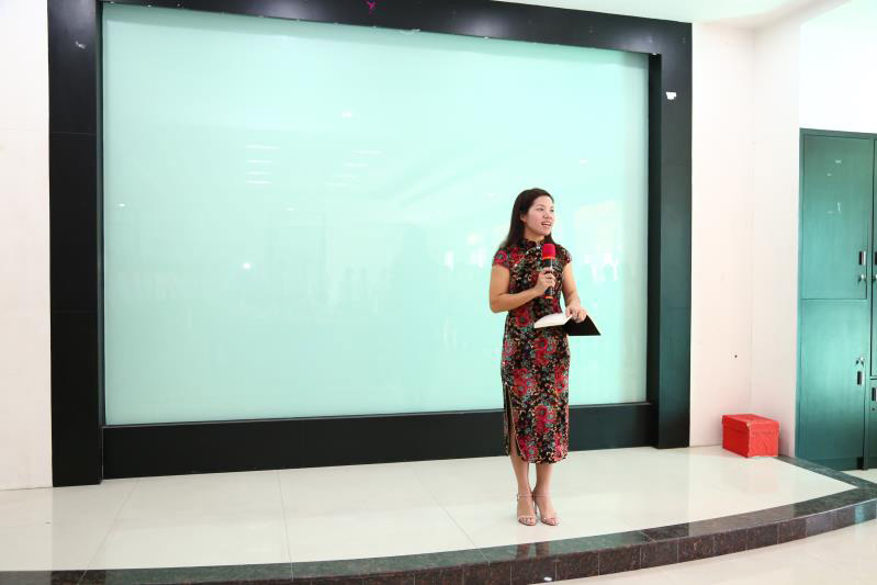 王總進(jìn)行點(diǎn)評(píng)和企業(yè)未來規(guī)劃 王總進(jìn)行點(diǎn)評(píng)和企業(yè)未來規(guī)劃